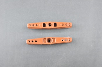 Squadretta per tirante uniball doppia per servi JR - L= 38,8 mm.