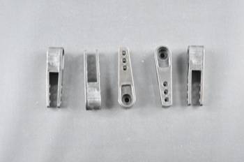 Squadretta per tirante uniball per servi FUTABA - L= 38,8 mm.