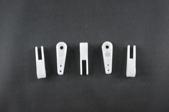 Squadretta per tirante uniball per servi  HITEC - L= 29 mm.