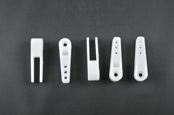 Squadretta per tirante uniball per servi HITEC - L= 38,8 mm.